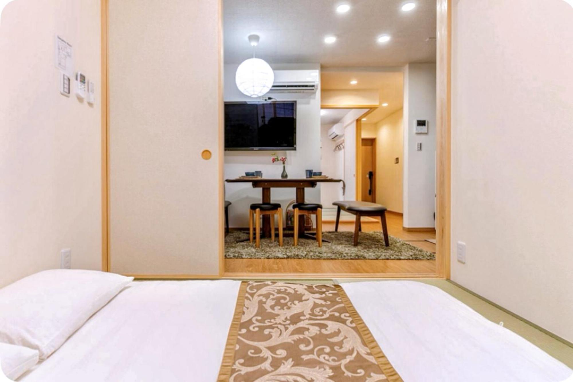 3-bedroom Near Subway Direct To Airport Quiet